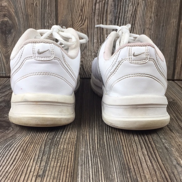 Nike (MOM Shoes)Women’s/Girls Leather Very Nice - Picture 4 of 8